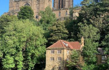 Recently renovated stylish home parking - Pass the Keys - Photo 41