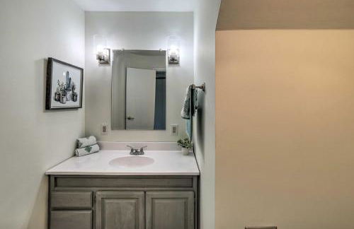 Spacious Getaway with Heated Private Pool! - Foto 16