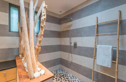 Elegant Villa Overlooking Gaou Bay - Foto 42