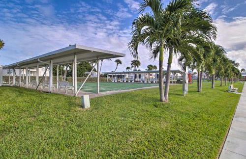 Pool Access, Walk to Beach! Cozy Jensen Beach Home - Photo 25