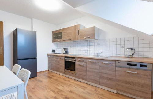 Duisburg - 2 Schlafzimmer Monteurwohnung - Vollausgestattete Küche - WIFI - Photo 3