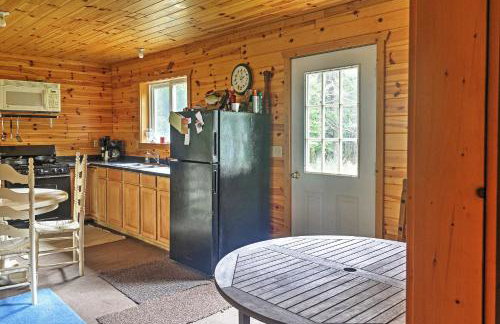 Gould City Lakefront Hideaway with Dock and Rowboat! - Foto 11