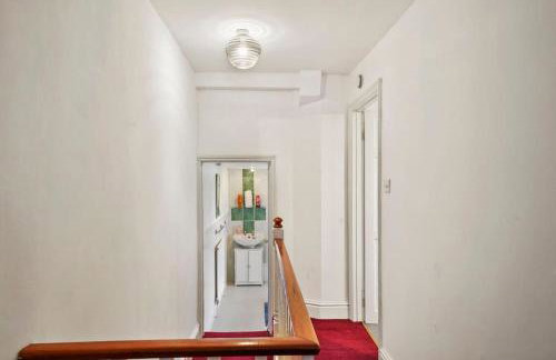 Beautiful 2 bedroom house Free Parking, Aylesbury, Adrenham st - Foto 18