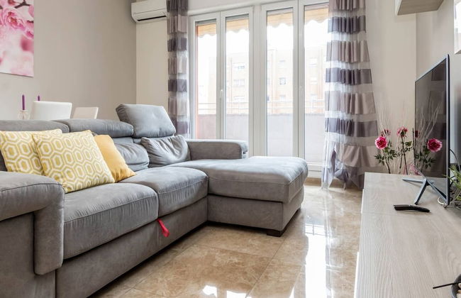 JOIVY Milano Fiera Cozy & Elegant Apartment - Photo 1