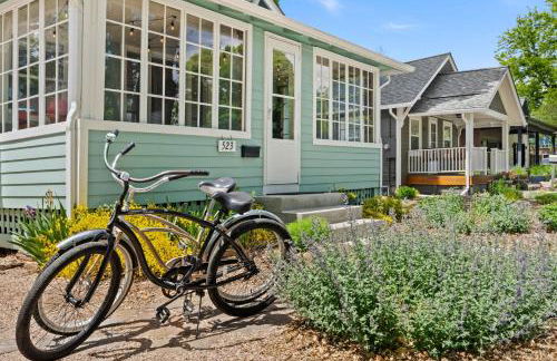 Peterson Retreat - Hot Tub, Bikes, Old Town - Foto 8