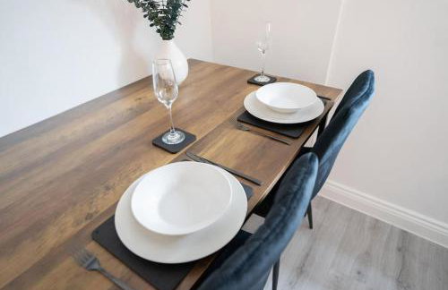 Luxury 1-Bed Flat - Free Parking - Photo 10