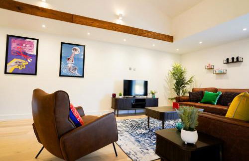 Starlight Lodge - 4 bedroom Barn with Hot Tub! - Foto 49