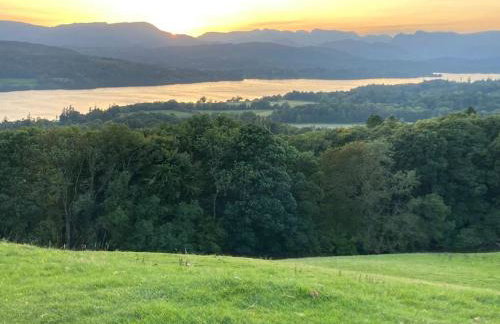 West View, Lakeside, Newby Bridge, 2 mins walk to Lake Windermere, Delightful property with Hot Tub - Foto 22