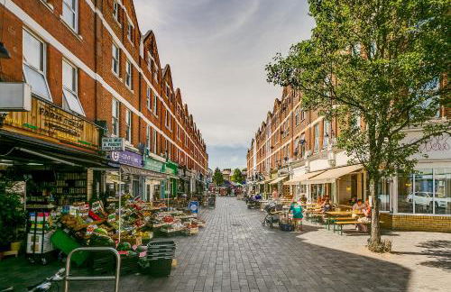 Balham near Tube Victorian House 4 Bedrooms 9 beds - Photo 27