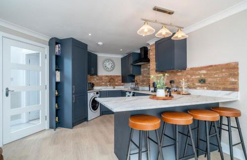 2 Bed Flat in Woking Central - Foto 32