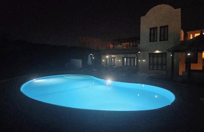 Villa Sleeps 6 With Heated Pool & Garden - Foto 12