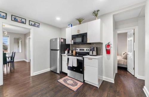 Two Dulles homes 1 price sleeps 16 w-EV parking - Foto 42