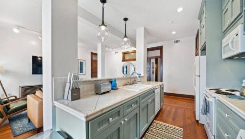 Historic, chic loft 3 blocks from The Strand in downtown Galveston - Foto 3