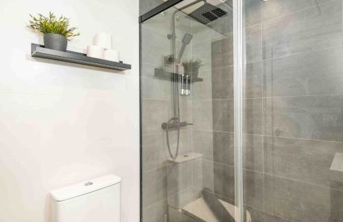 Modern Studio with Private Rooftop Terrace by REMS - Foto 11
