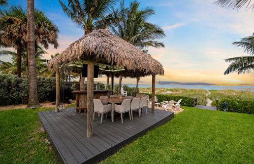 Oceanfront Cocoa Beach Vacation Home Private Beach, Tiki Bar & Family Fun - Foto 4