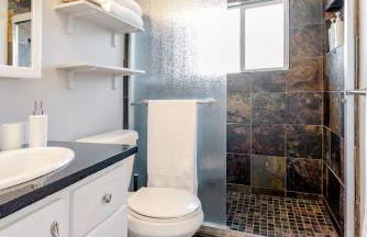 4 Bedrooms and 5 Beds with Game Room Only 5 min Drive to College and Perfect for Family's - Foto 34