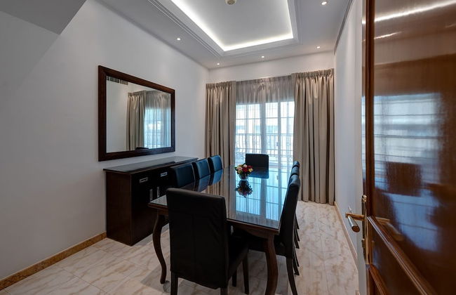 J5 Four Bedroom Villa in Mirdif - Photo 4