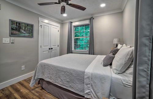 Crystal River Cabin with Scenic View and Fire Pit - Foto 13