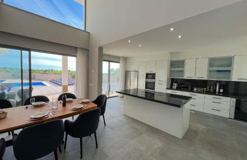 Luxury Modern Style Villa with Private Pool - Foto 12