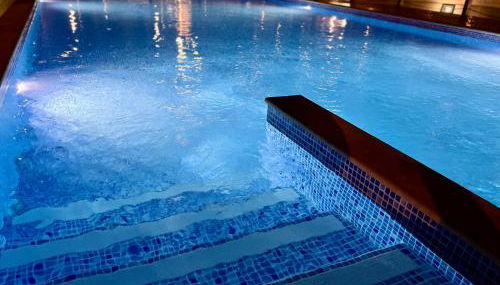 McRamé Design Apt Sea View, Beachfront, Swimming Pool, 2BDR, 2BAR, 6 pax, Praia da Rocha - Foto 5