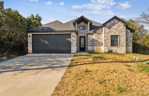 Stunning New Kitchen, Mins to Lake, Gas Firepit, Mins to Glen Rose Medical Center - Foto 28