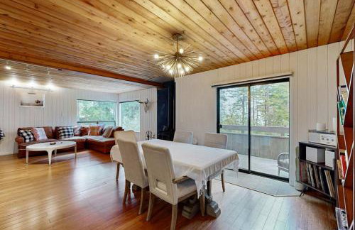 Tree House - Photo 14