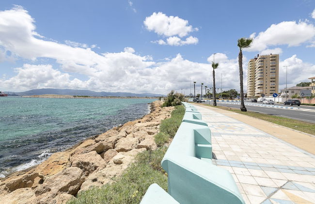 El Cortijo in La Linea de la Conception - Photo 25