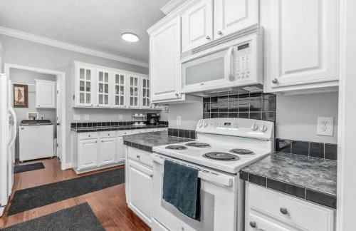 DockTales - Panoramic Views & Private Dock - Foto 24