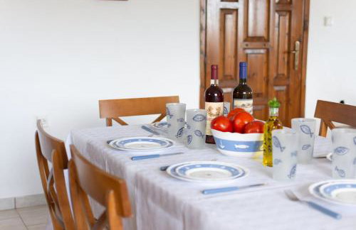 Overlooking Cheromilos - Foto 5