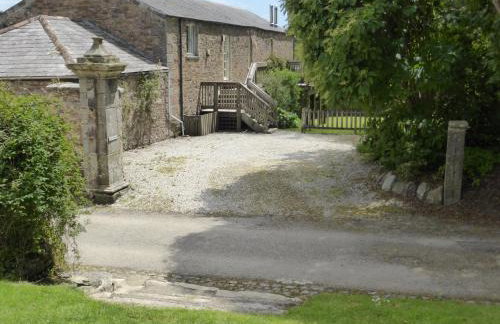 The Old Stables of heritage Tregrehan Garden Cottages on South Coast - Photo 29