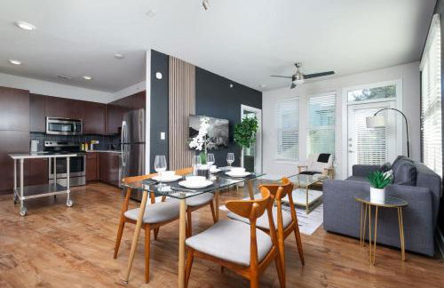 Comfy 2BR-Southtown Near Rvrwalk, Dome & Conv - Photo 22