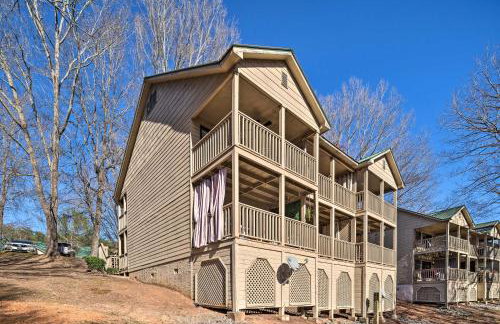 Balcony and Pool Access! Couples Escape in Lake Lure - Foto 18