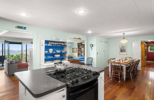 Stunning Water Views Sleeps 14 - Foto 13