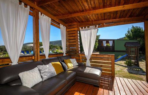 Cozy and Chic Little House with Pool Ivinj-2 - Foto 37