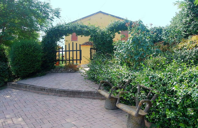 Sunlit Home With Pool - Foto 35