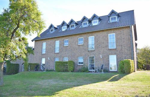 Pretty little apartment with a great view - Photo 2