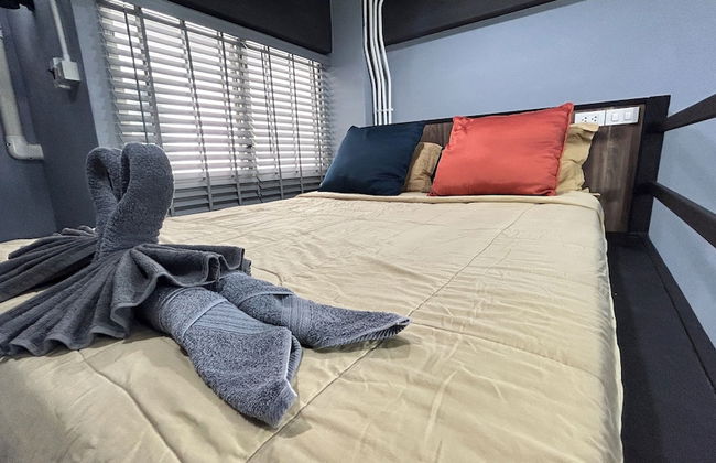 The Loft Living Space - Photo 30