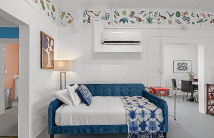 Fable by Avantstay 2 Unique Spaces, w/ Bowling, Hot Tub, Fire Pit, Large Yard - Foto 52