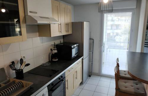 ORBIS - "L'Aquitaine" - Spacieux et joli appartement de 2 à 4 personnes - Parking - WiFi - Terrasse - Photo 4