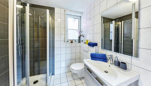 Ferienwohnung Erholung - gut & günstig übernachten nur 5 Minuten vom Europa-Park - Foto 4, Shower