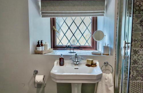 Danes Cottage - Luxury Peak District Retreat - Photo 41