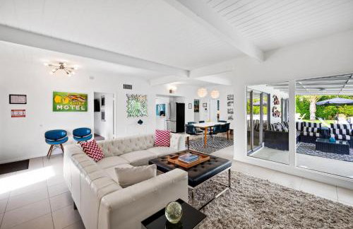 The Pink Lights Private Pool Club by Navigate Stays - Foto 6