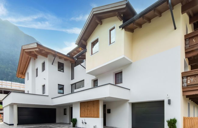 Beautiful Holiday Apartment in Umhausen With two Balconies - Foto 1