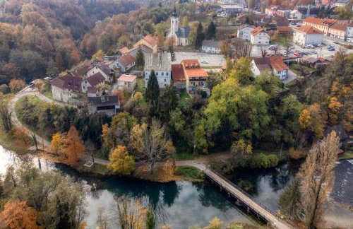 Apartment Stone and Wood - Photo 43