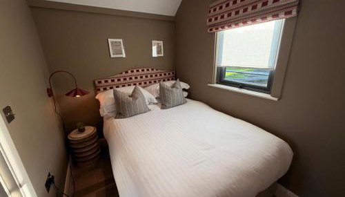 Water Cabin With Water Sports Equipment and Bikes, Bath - Foto 4