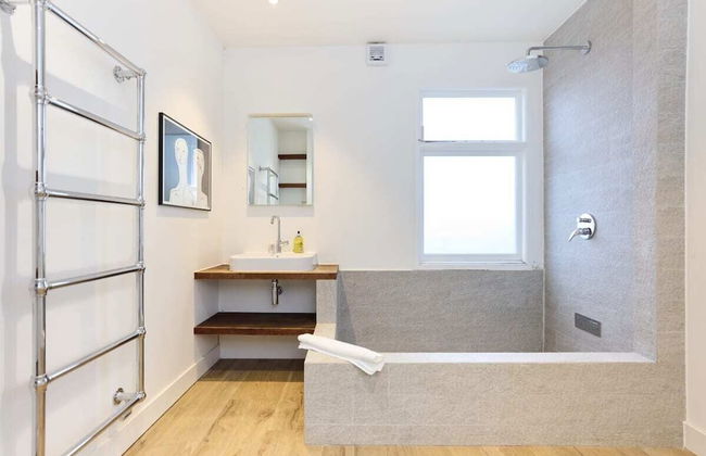 The Rosebery Retreat - Inviting 4bdr With Garden - Foto 26