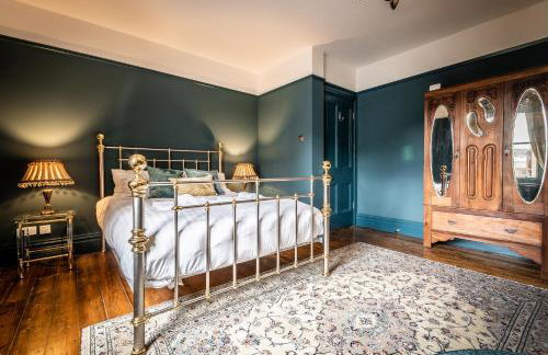 Blue Bliss - Sumptuous, Period Apartment - Photo 12