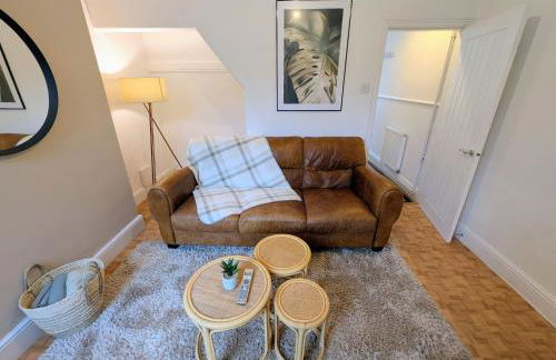 The Heritage Hideaway - King bed, Free parking, Walk to c-centre & Hospital - Foto 6