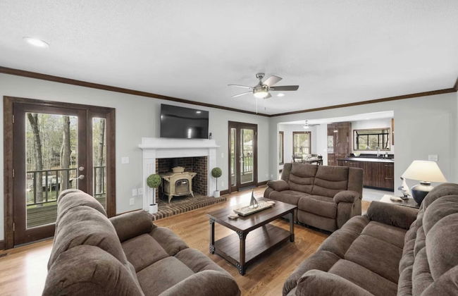 Porch Paradise by Avantstay New Pool, Firepit - Foto 15