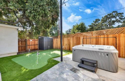 Modern Cottage, Hot Tub, Bistro Patio, Putting Green, Walk to All! - Foto 38